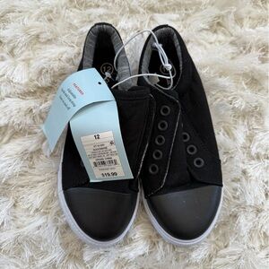 NWT Cat and Jack slip on shoes.